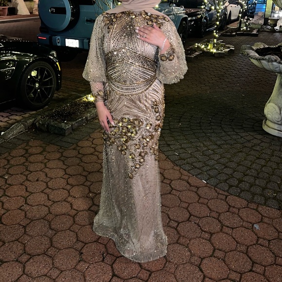 Dubai Gold modest event dress. Size 10/12. Worn once for a couple hours. - Picture 3 of 5